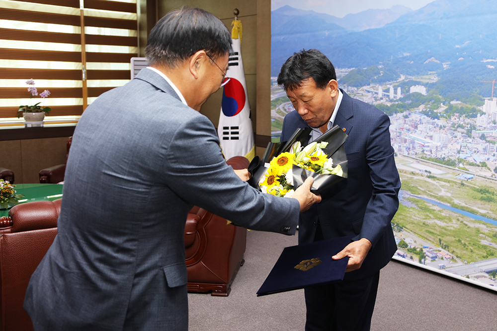 20190628 임명장 수여-최근상 부군수 도 전출