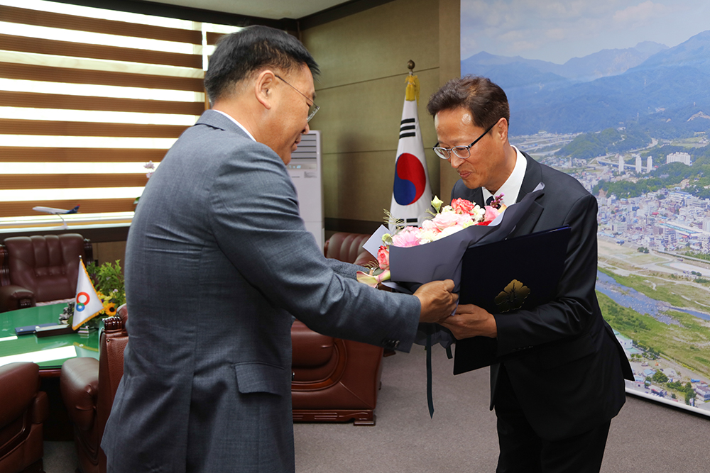 20190701 윤덕규 부군수님 임용장수여